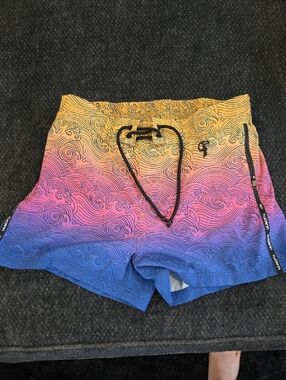 Women's Gradient Wave Print Swim Shorts - Yellow Pink Blue